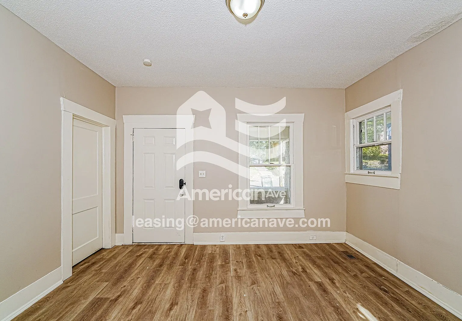 3 bed, 1.0 bath, 1383 sqft, $1,197 — Photo 3