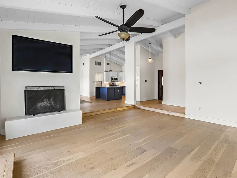 4835 Cliffside Dr — Photo 8