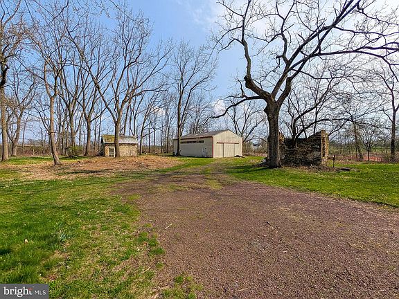 5th image of 173 Township Line Rd