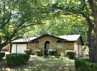 408 SW Gregory St, Burleson, TX 76028