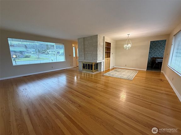 5th image of 221 W Forest Avenue
