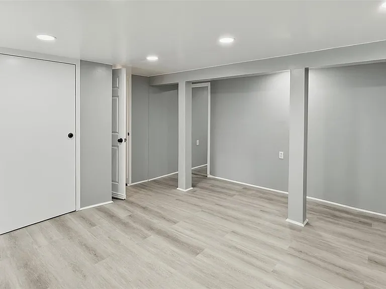 429 S 3rd Ave — Photo 9