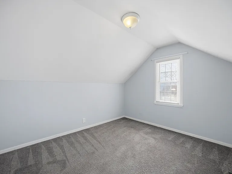 406 Tarrington Rd — Photo 25