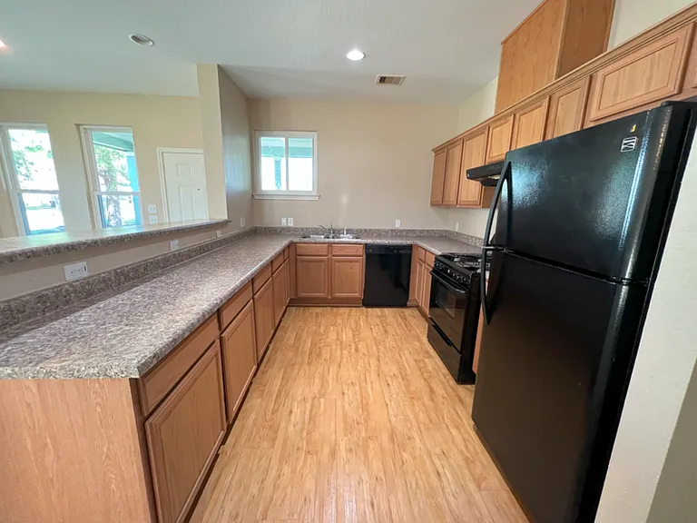 5030 Marietta Ln — Photo 7