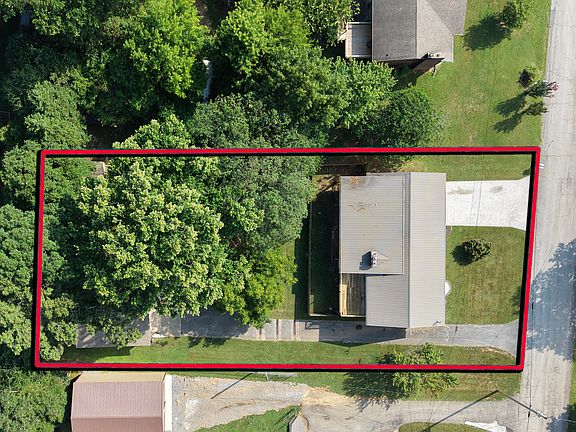 2nd image of 2919 W Woodbine Dr