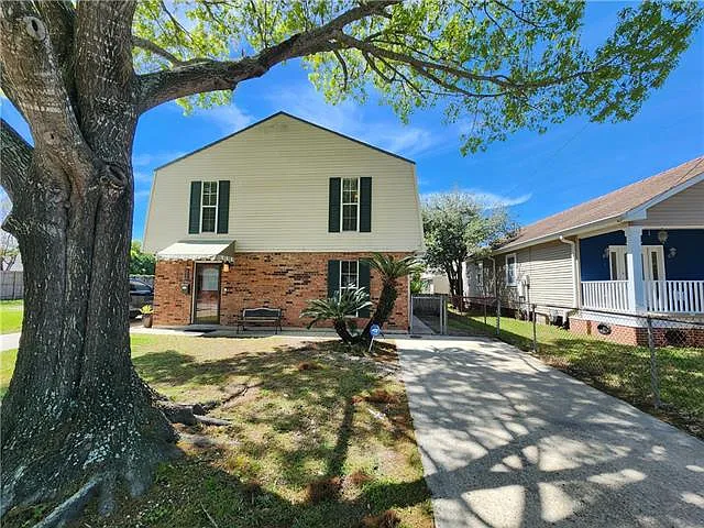 216 Nursery Ave — Photo 1