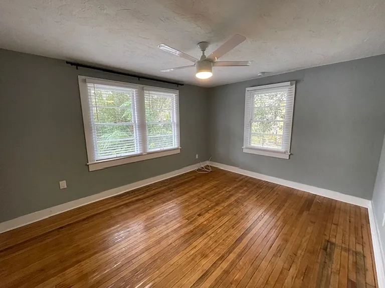 720 NE 4th Ave — Photo 9