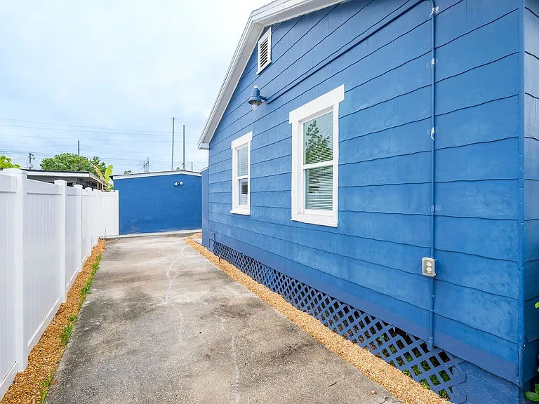 2017 Oceanview Pl — Photo 13