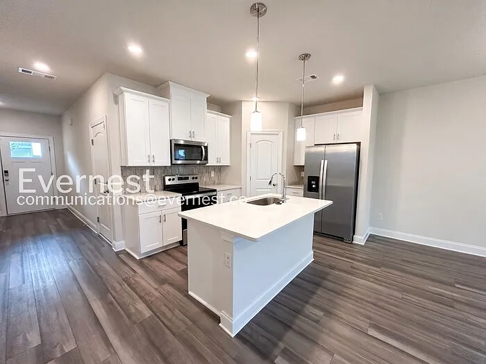 4522 Skywood Ln — Photo 3