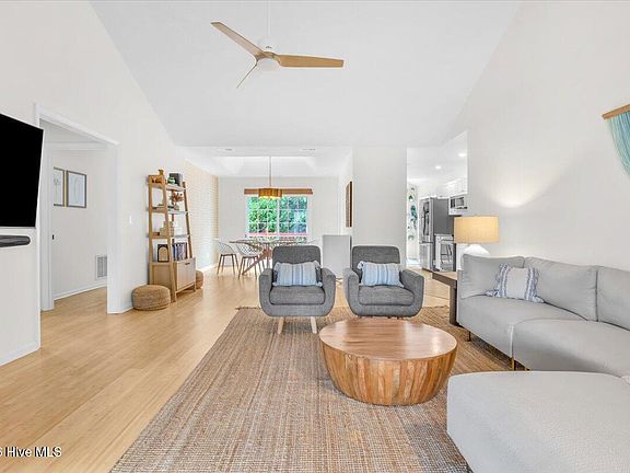 2nd image of 221 NE 60th Street