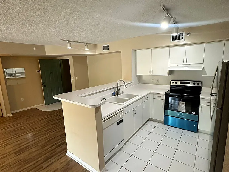 205-4828 State Highway 205 #205 — Photo 4