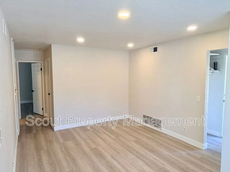 2 bed, 2.0 bath, 990 sqft, $2,495 — Photo 2
