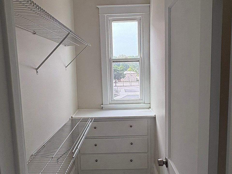 Walk in closet