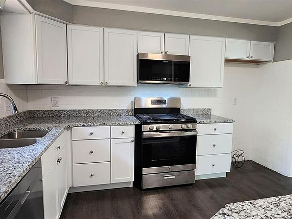 5th image of 2215 Entity Ave