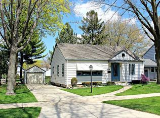 674 Algona Ave, Elgin, IL 60120