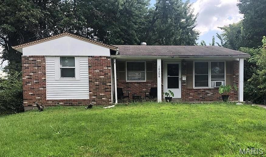 1st image of 10208 Royal Dr