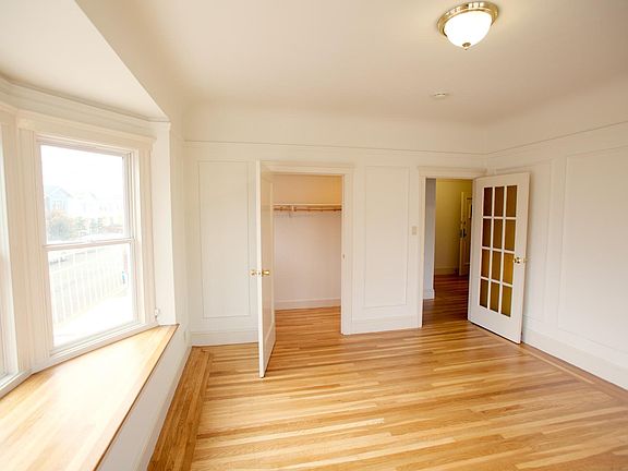 2nd image of 950 Cabrillo St APT 3