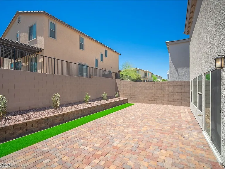 7721 Weekes Ct — Photo 33