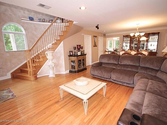 4th image of 23 Quail Ln