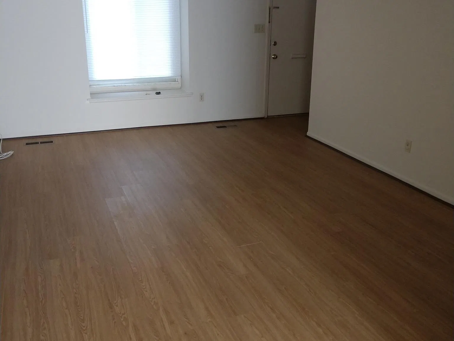 2 bed, 1.5 bath, $1,139 — Photo 3