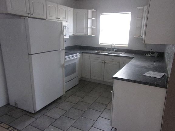4th image of 117 43rd Ave NE