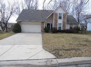 11428 W 106th St, Overland Park, KS 66214