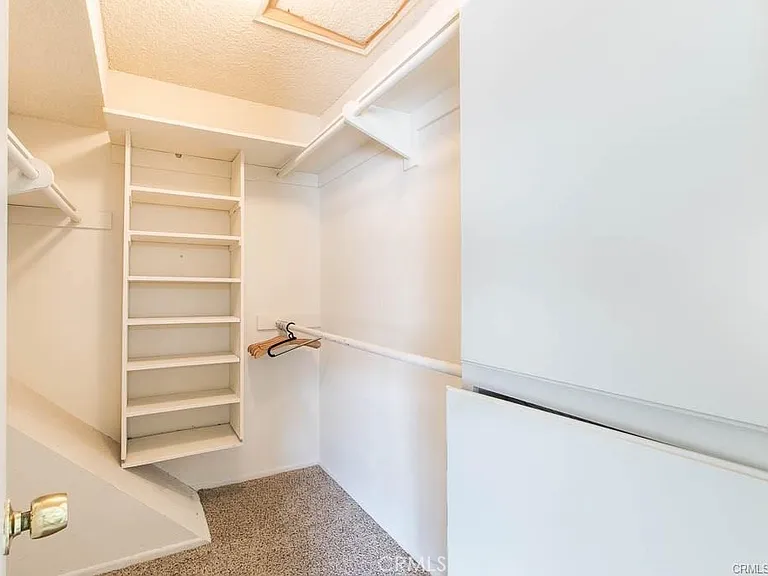 18631 Collins St #30 — Photo 6