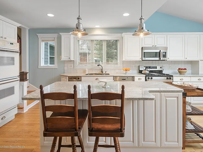 408 Tuttle Ave — Photo 14