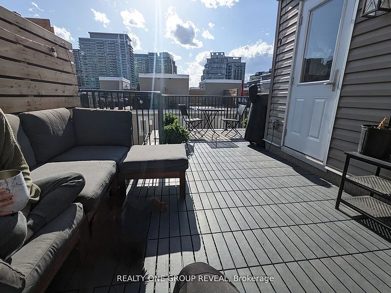 92 Strachan Ave #636 — Photo 8