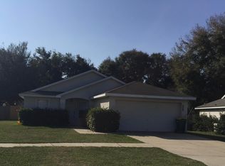 3830 Bayshore Cir, Tavares, FL 32778