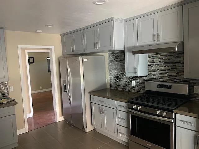 11602 Garden Dr — Photo 3