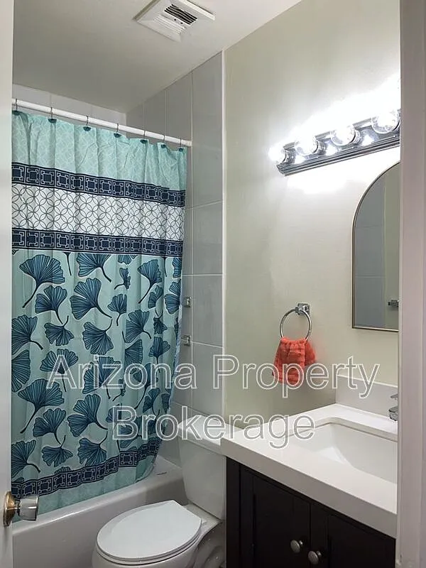 1 bed, 1.0 bath, 550 sqft, $1,000 — Photo 2