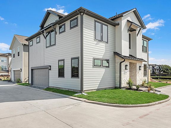3rd image of 12038 Royal Oaks Banner Way