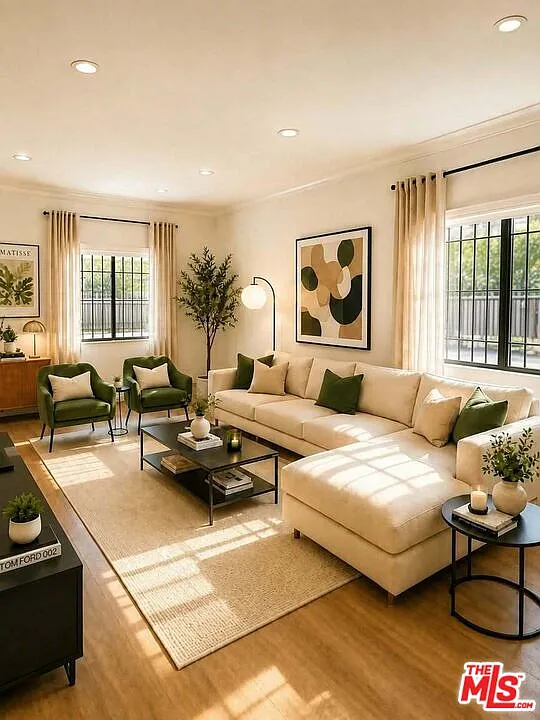 3 bed, 2.0 bath, 1800 sqft, $4,400 — Photo 1