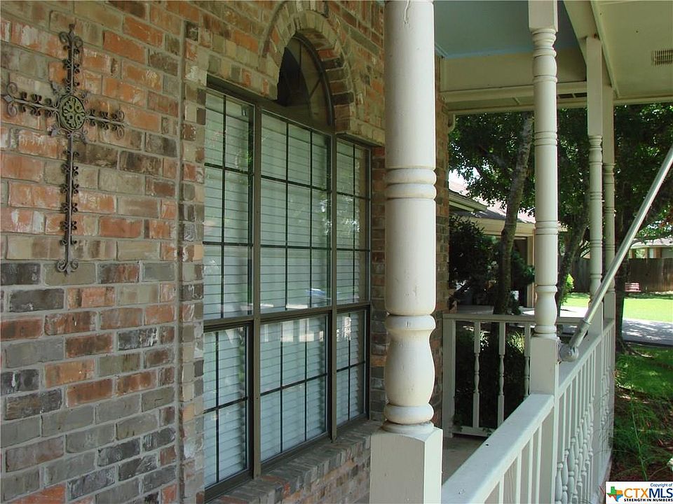 2nd image of 1220 Meadow Run