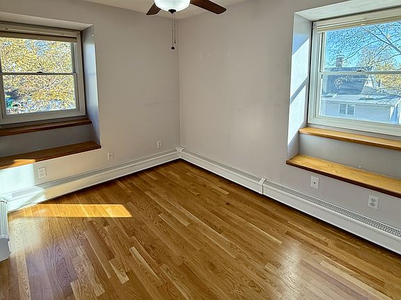 3rd image of 375 High St #4-4-4