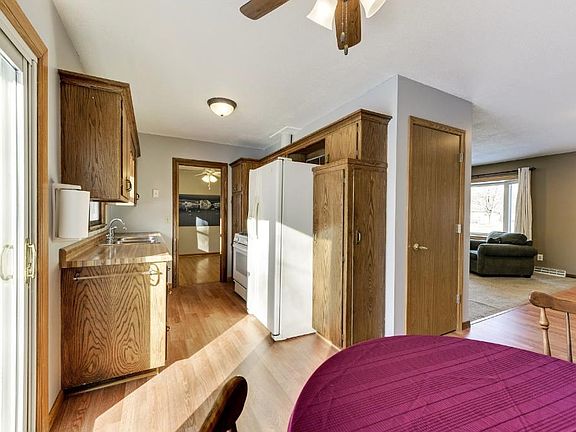 4th image of 828 38th Ln
