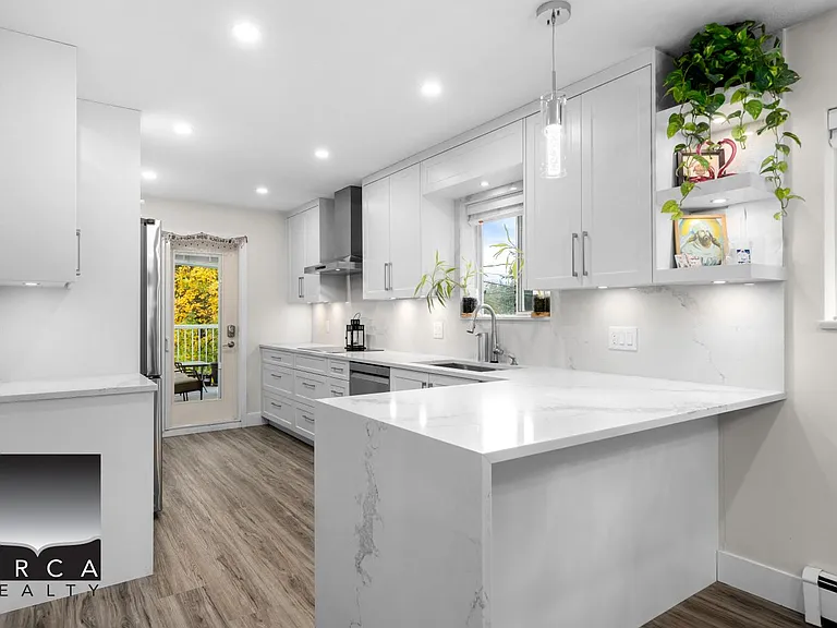 1403 Frederick Rd — Photo 11