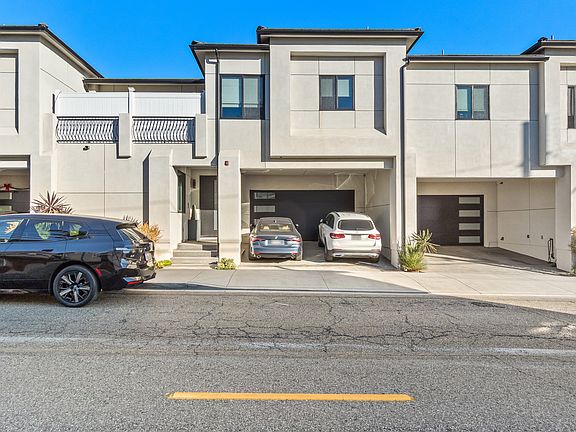 2nd image of 2202 Felton Ln