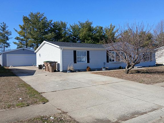 3rd image of 4712 Autumn Ridge Dr