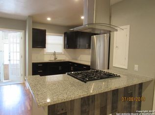 818 W Russell Pl, San Antonio, TX 78212
