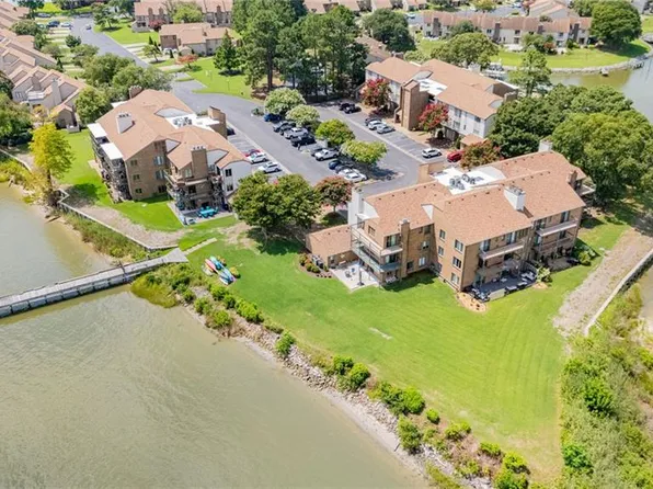 4239 Hatton Point Ln #35, Portsmouth, VA 23703