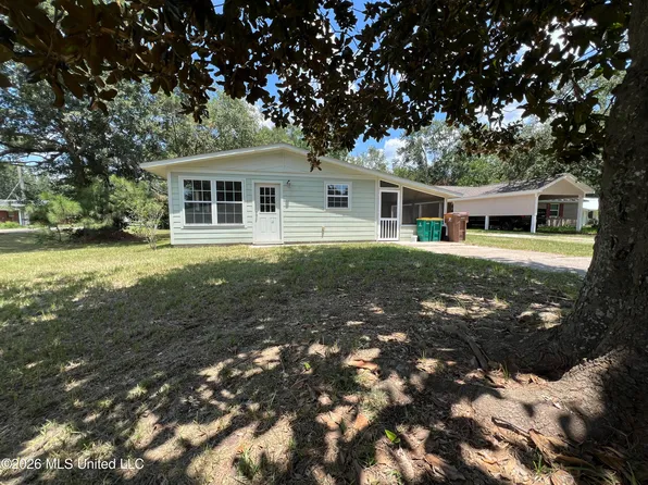 524 W Old Pass Rd, Long Beach, MS 39560