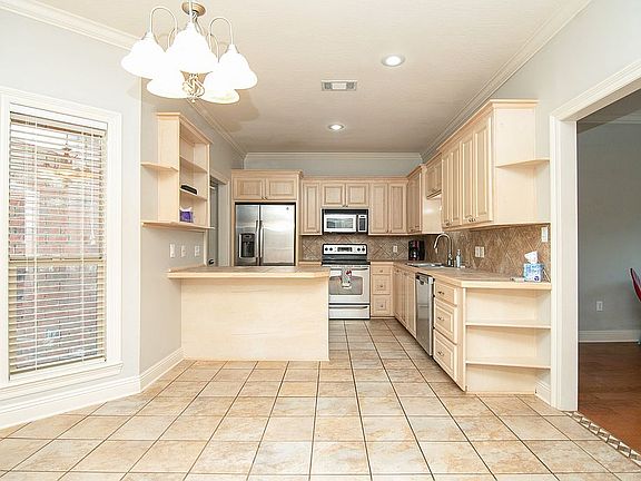 2nd image of 11 E Spruce