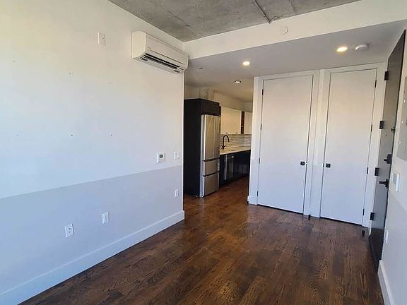 5th image of 31-19 30th St #4C