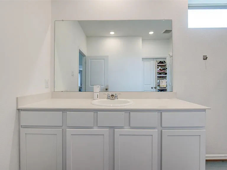 26627 Ledgemont Dr — Photo 22