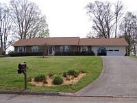 1st image of 3111 Fairoaks Dr