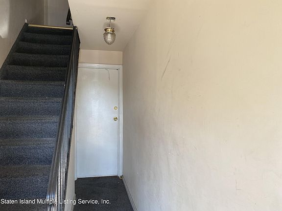 3rd image of 131 Union Ave