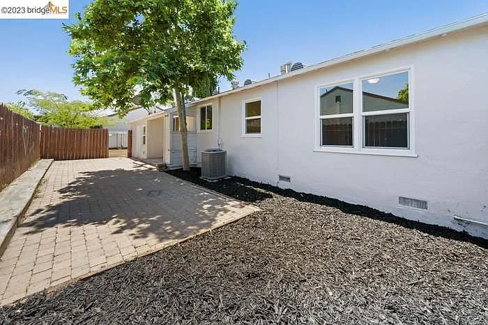 112 John Gildi Ave — Photo 2