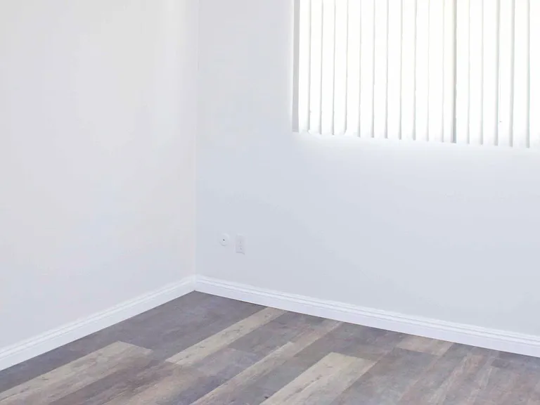 1033 Cordova St #14 — Photo 10